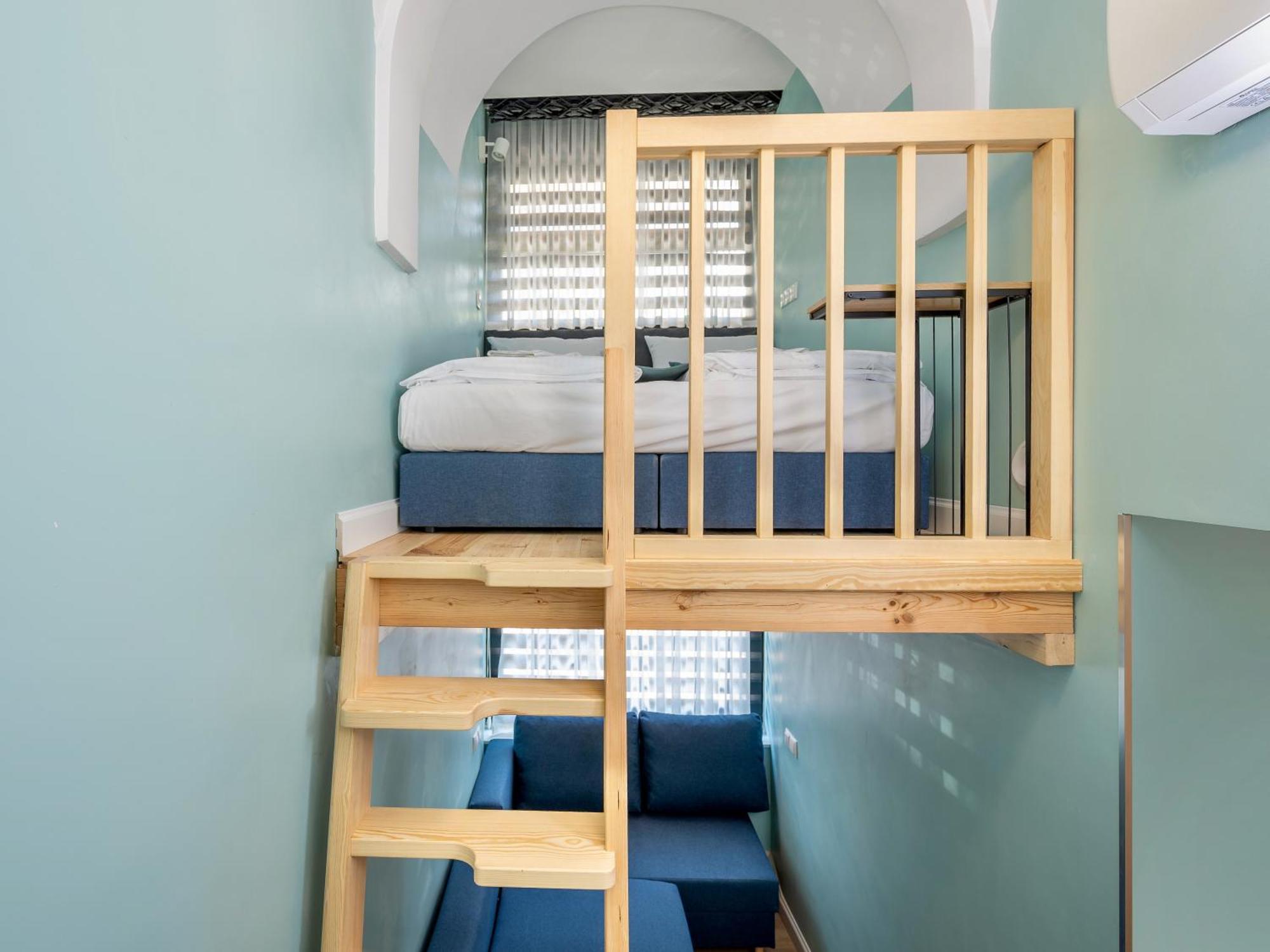 Jess Inn Hostel Rondo Charles De Gaulle Warszawa Zewnętrze zdjęcie