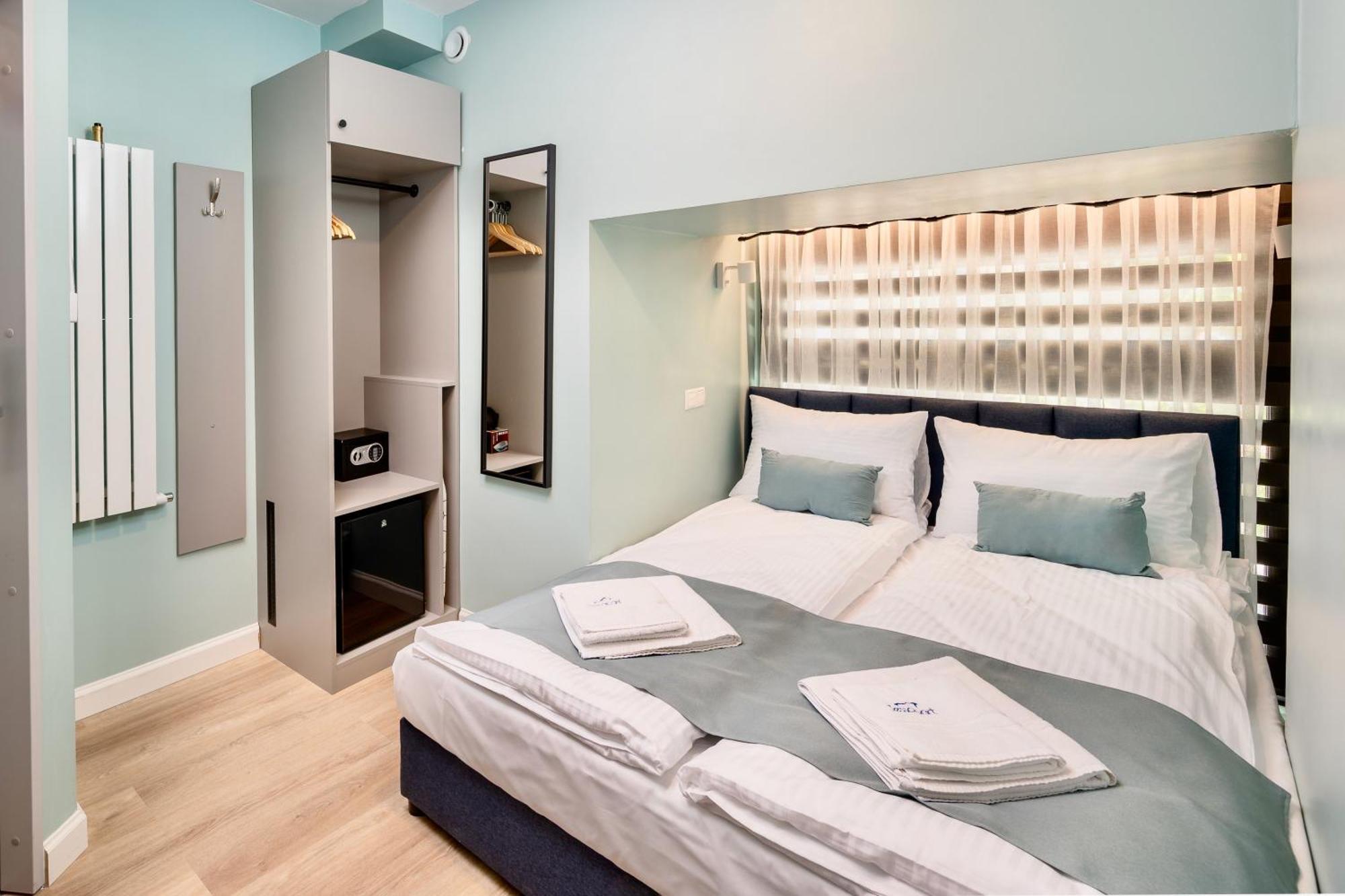 Jess Inn Hostel Rondo Charles De Gaulle Warszawa Zewnętrze zdjęcie